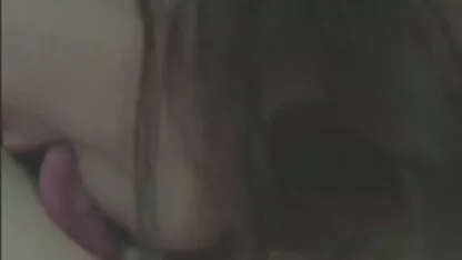 یک مرد ، یک گروه سکسی در موبوگرام دختر و دوست لاستیکی آنها