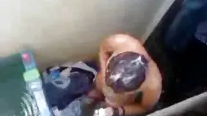 یکی از دوستان بیدمشک یک دختر بزرگ اسپانیایی را از طریق تصاویر سکسی تلگرام شورت سفید روی یک بستر در رختخواب می کشد