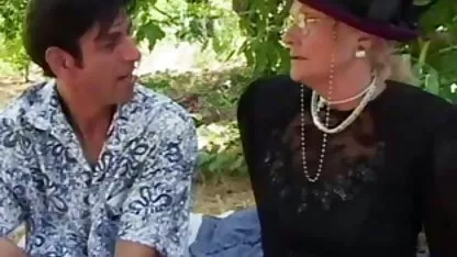 مرد نازک عکسهای سکسی در تلگرام و عمه کامل