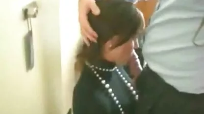 MILF در جوراب ساق بلند کرک و مقعد را با لینک کانال های سکسی در تلگرام یک دستگاه جنسی خودارضایی می کند